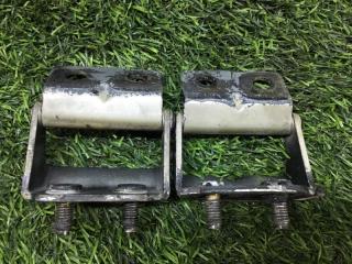 Петли багажника Infiniti QX56 2005г [071]