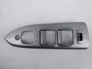Накладка кнопок стеклоподъемника передняя правая Mazda Familia 1998-2003