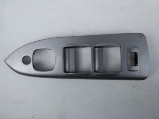 Накладка кнопок стеклоподъемника передняя правая Mazda Familia 1998-2003