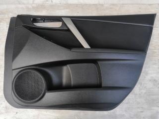 Обшивка двери передняя правая Mazda Axela