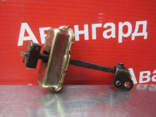 Ограничитель двери задний правый Mitsubishi Diamante 1996