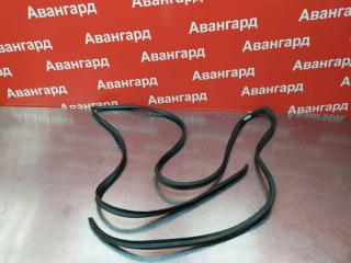 Уплотнитель Nissan Qashqai 2013