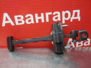 Ограничитель двери Ford Focus 2012