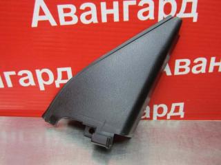 Запчасть уголок декоративный правый Nissan Bluebird 2000