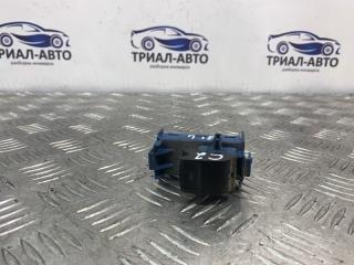 Запчасть кнопка стеклоподъемника задняя левая Toyota Avensis