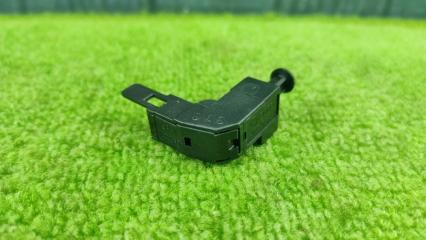 Концевик ручного тормоза A6 2003 C5 ASN Концевик ручного тормоза A6 2003 C5 ASN