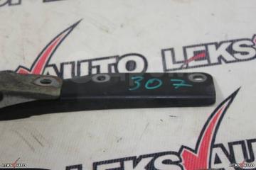 Петли капота (парой) Impreza 1997 GF8 EJ20 Петли капота (парой) Impreza 1997 GF8 EJ20