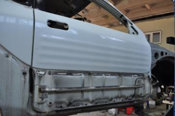 Дверь правая VehiCross 1998 UGS25DW 6VD1 Дверь правая VehiCross 1998 UGS25DW 6VD1