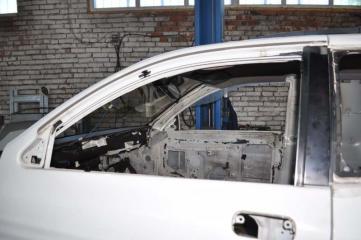Дверь левая Isuzu VehiCross UGS25DW 6VD1 Дверь левая Isuzu VehiCross UGS25DW 6VD1