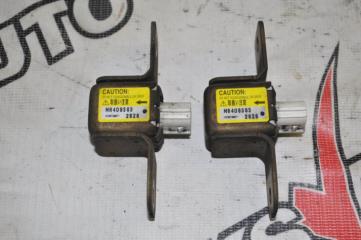 Запчасть датчик airbag Mitsubishi Pajero 2002