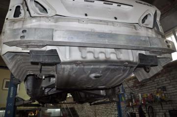 Запчасть жесткость заднего бампера Toyota Celsior 2001