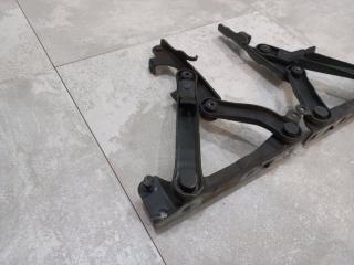 Петли капота Mercedes S500 W220 113.960 Петли капота Mercedes S500 W220 113.960