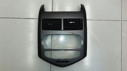 Запчасть накладка торпедо Chevrolet Aveo T300 2012