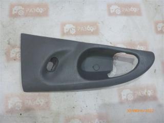 Запчасть накладка двери задняя левая Ford Focus 2000