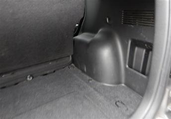 Обшивка багажника задняя правая SUZUKI GRAND VITARA 2005