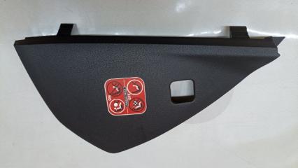 Запчасть накладка на торпедо правая Peugeot 308 2011