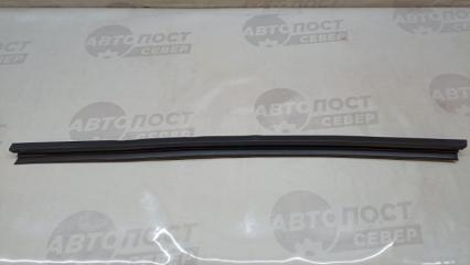 Запчасть уплотнитель стекла двери передний правый Volvo XC90 2006
