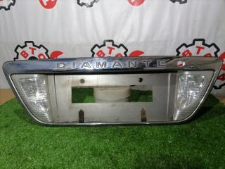 Вставка между стопов задняя Mitsubishi Diamante