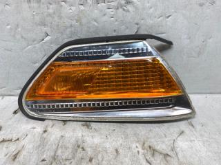Габарит передний правый TOYOTA MARK II
