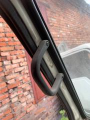 Запчасть ручка кабины Isuzu Elf 1993
