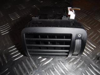 Дефлектор отопителя передний левый Volkswagen Passat 1998
