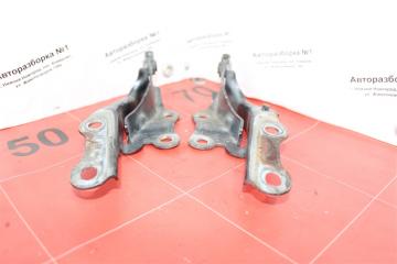 Петля капота Toyota RAV4 2004