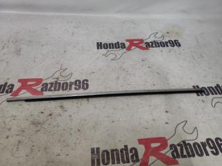 Молдинг на дверь передний правый Honda Accord 2005