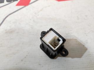 Кнопка открытия багажника Honda CR-V 2 RD8 K20A4 Кнопка открытия багажника Honda CR-V 2 RD8 K20A4