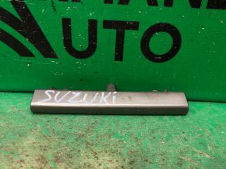 Запчасть заглушка буксировочного крюка передняя SUZUKI IGNIS 2003 - 2008
