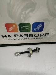 Запчасть ограничитель двери передний правый Subaru Forester 2012