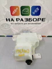 Запчасть бачок омывателя Mitsubishi Pajero 1997