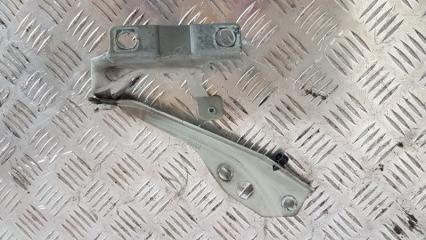 Запчасть петля капота передняя правая VOLVO C30 2006