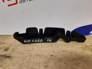 Запчасть кронштейн переднего бампера KIA CEED 2011