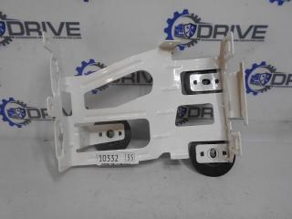 Запчасть кронштейн Ford Focus 3