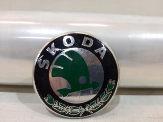 Запчасть эмблема решетки радиатора передняя Skoda Fabia 2007-2010
