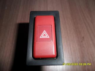 Кнопка аварийной сигнализации Toyota Hiace