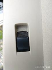Запчасть кнопка стеклоподъемника задняя правая MITSUBISHI LANCER (GALANT FORTIS) 2007-2011