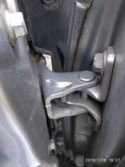 Запчасть петля двери верхняя передняя правая MITSUBISHI LANCER (GALANT FORTIS) 2007-2011