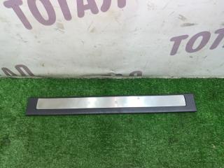 Запчасть накладка на порог передняя левая Infiniti QX56 2004