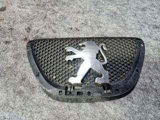 Запчасть эмблема Peugeot 107