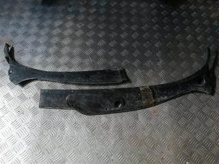 Запчасть решетка под лобовое стекло Peugeot 206 2007