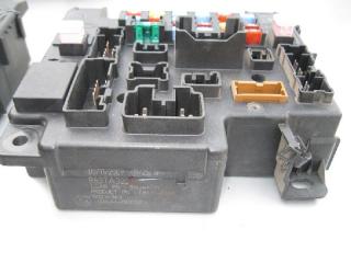 Блок предохранителей MITSUBISHI OUTLANDER XL 2006 2007 2008 2009 2010 2011 2012