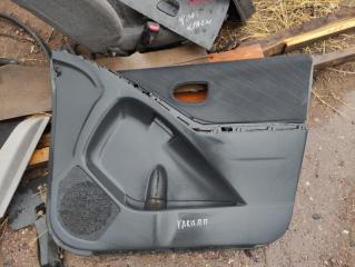 Запчасть обшивка двери передняя правая toyota yaris 2007