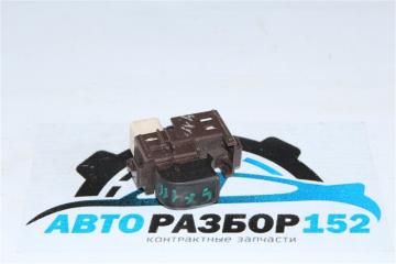 Кнопка стеклоподъекника передняя левая TOYOTA Mark 2 GX110 1G-FE Кнопка стеклоподъекника передняя левая TOYOTA Mark 2 GX110 1G-FE