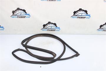 Дверной уплотнитель передний правый Mazda 6 2002-2007