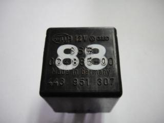 Запчасть реле Audi 80 1986