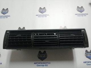 Запчасть дефлектор воздушный Audi 100 1993