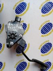 Педаль газа Toyota Ractis 2008