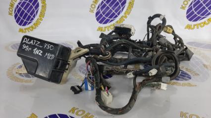 Проводка под капот Toyota Platz 1999