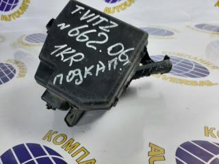 Блок предохранителей Toyota Vitz 2006